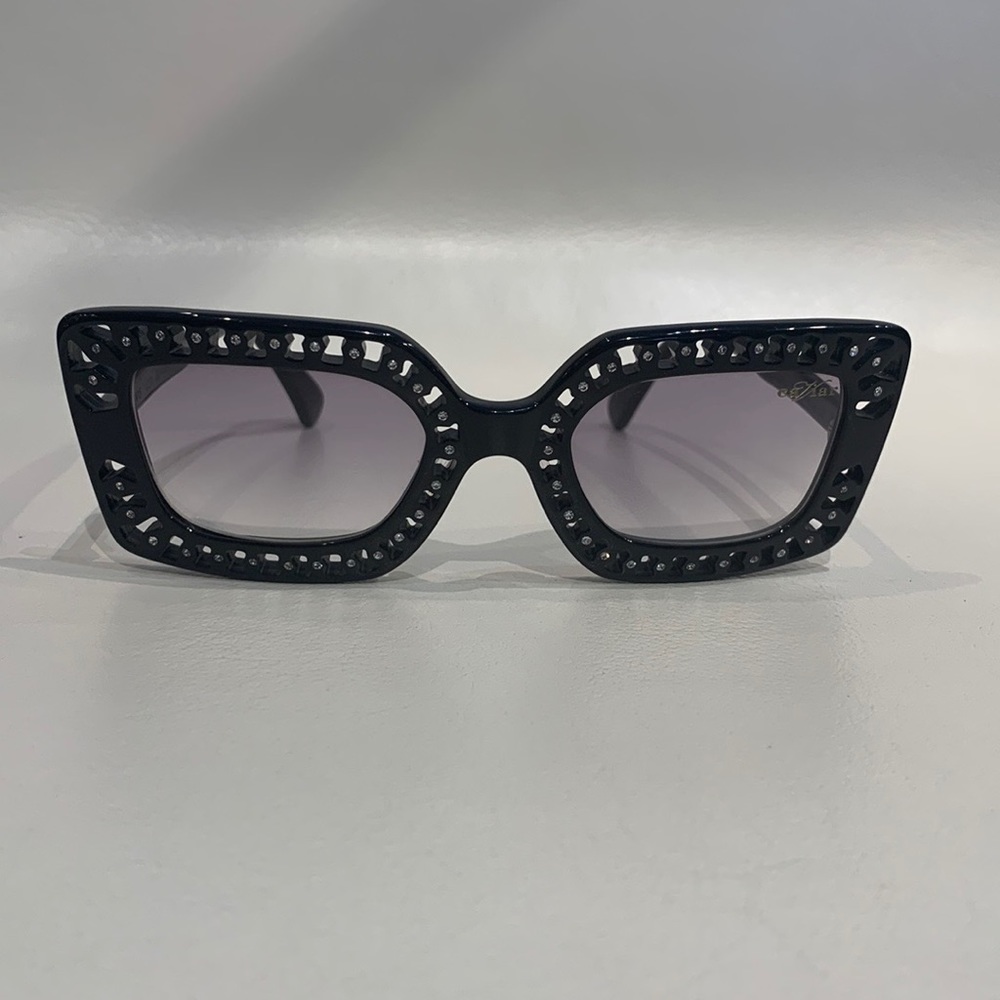 New Women’s Caviar Sunglasses - Picture 11 of 12